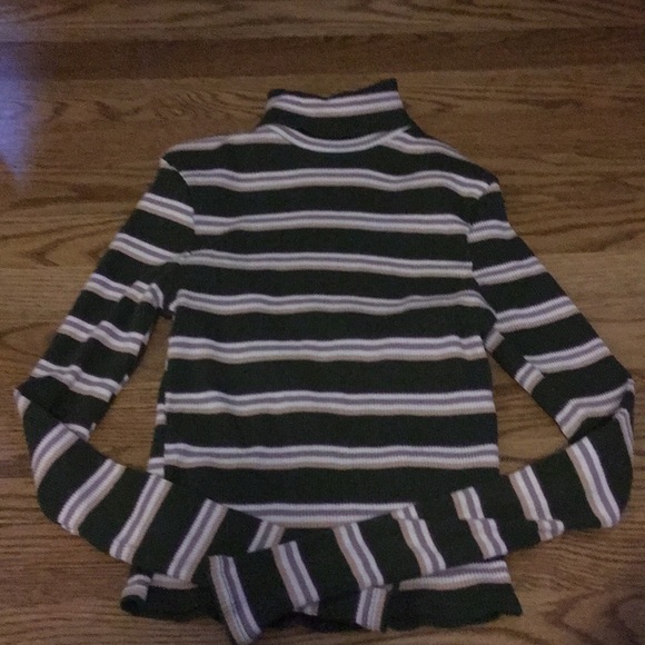 Urban outfitters striped turtleneck - Picture 1 of 3